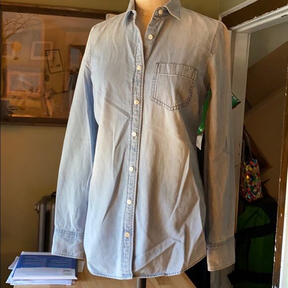 J CREW FACTORY EUC Lt chambray shirt - Picture 2 of 5